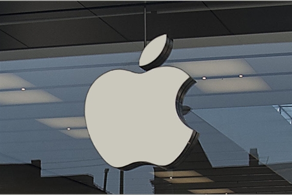 史上最贵iPhone来了！iPhone Ultra首批备货量1100万台：苹果信心爆棚